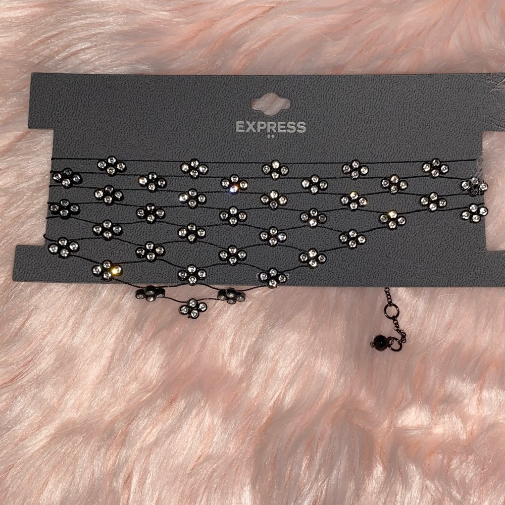 EXPRESS CHOKER NECKLACE